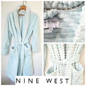 NWOT • NINE WEST Oh Os Soft Robe size medium